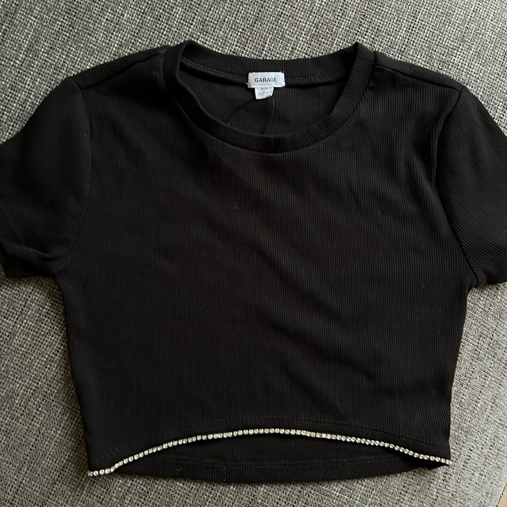Garage cropped top